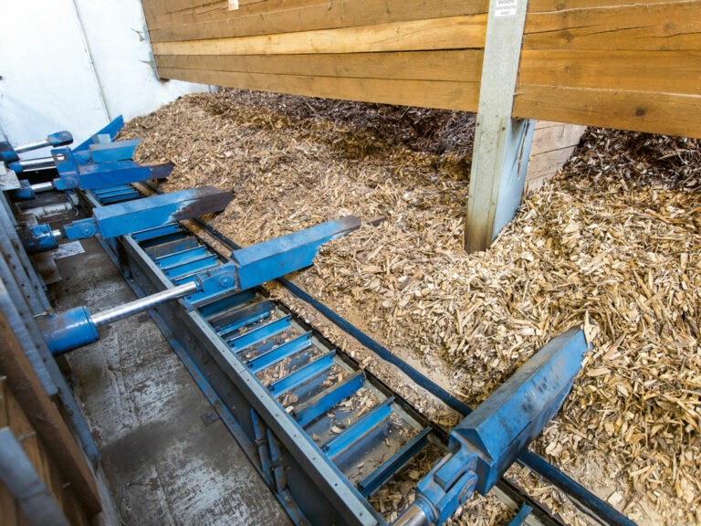 Der Bunker beim Heizwerk des Nahwärmeverbunds Brakel, eine Tochtergesellschaft des Maschinenrings Höxter.