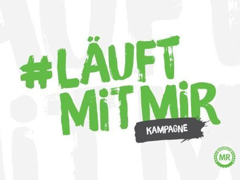 Läuft mit mir Aufkleber, Augen, Kühe, Trecker im Hintergrund